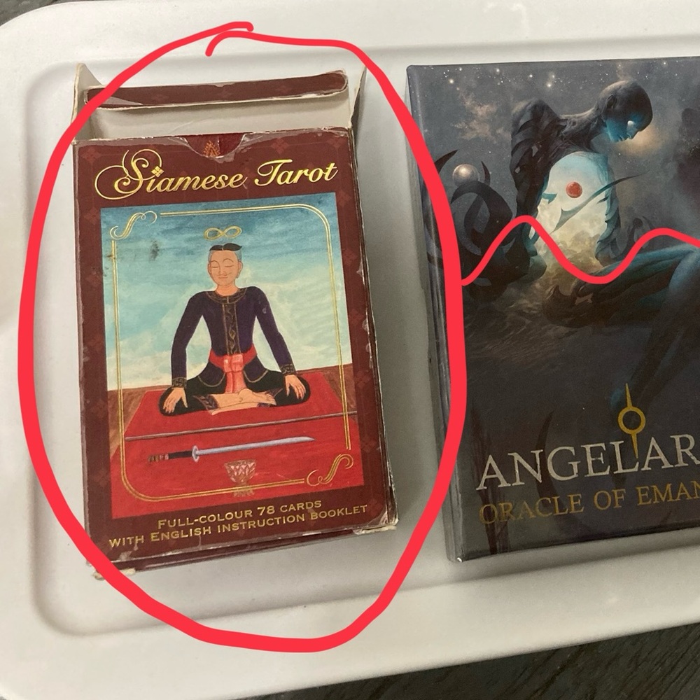 Siamese Tarot Deck - Red and Gold Box